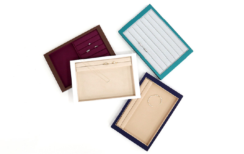 <span class='small'>Service tray</span><br>(jewelry)